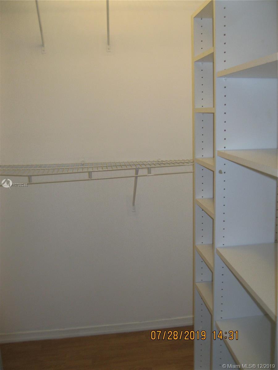 PARKWOOD CONDO - Residential