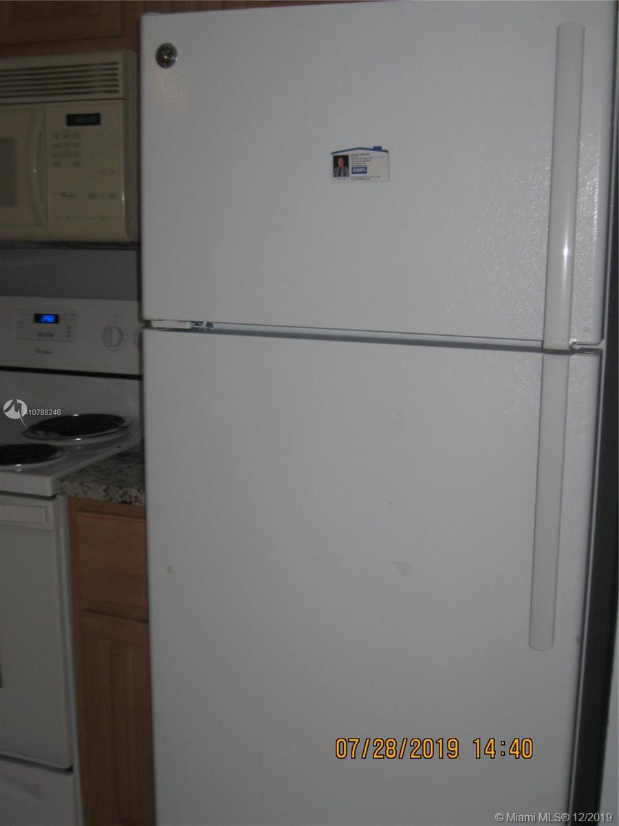 PARKWOOD CONDO - Residential