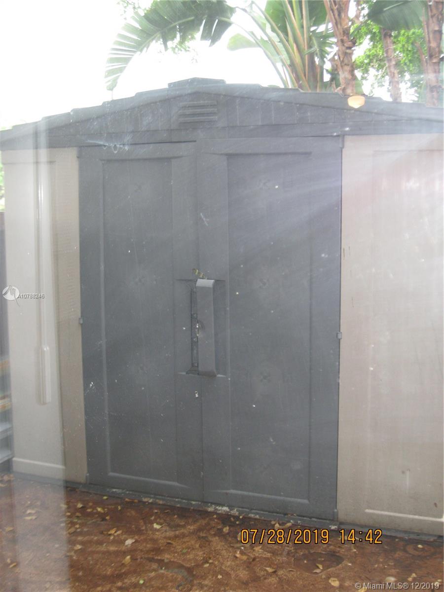 PARKWOOD CONDO - Residential