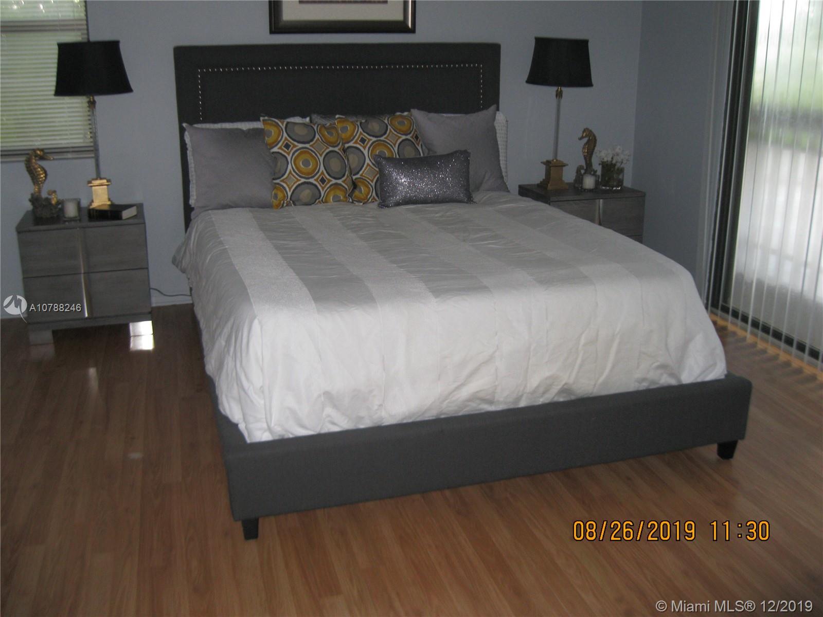 PARKWOOD CONDO - Residential