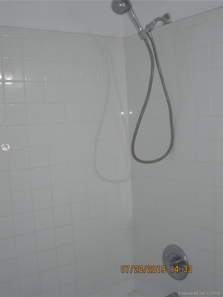 PARKWOOD CONDO - Residential