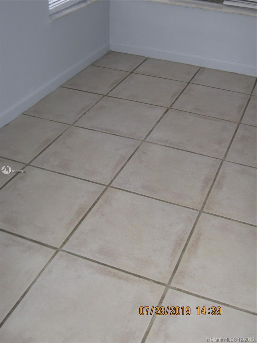 PARKWOOD CONDO - Residential