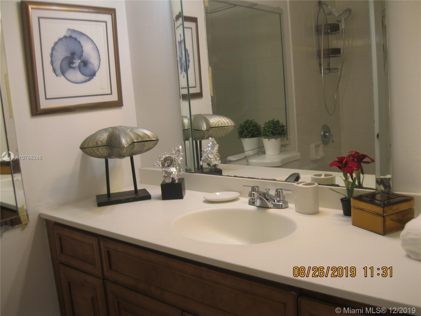 PARKWOOD CONDO - Residential