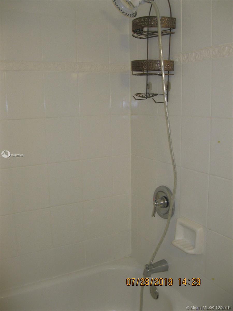 PARKWOOD CONDO - Residential