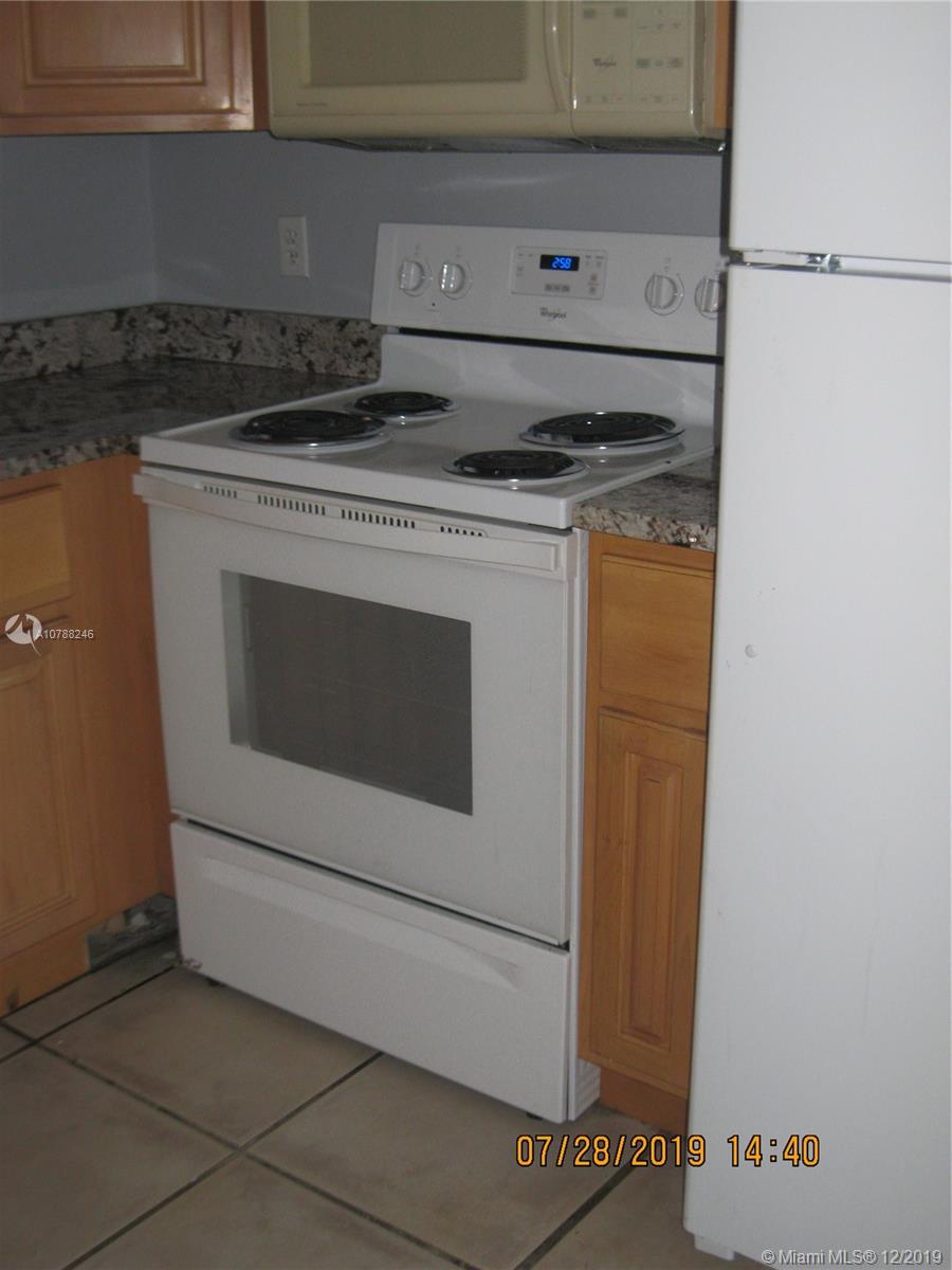 PARKWOOD CONDO - Residential