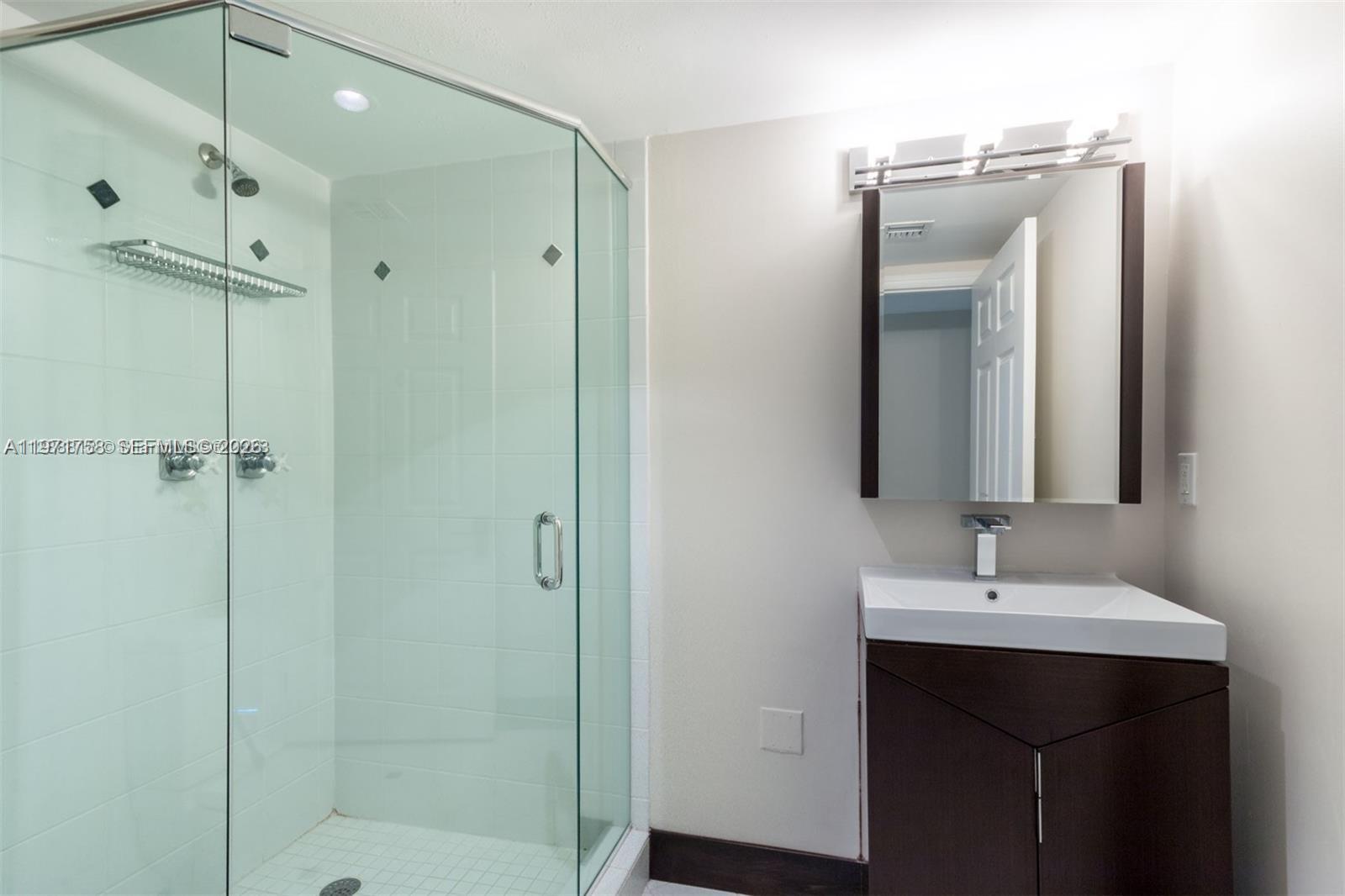 THE MUTINY CONDO - Residential