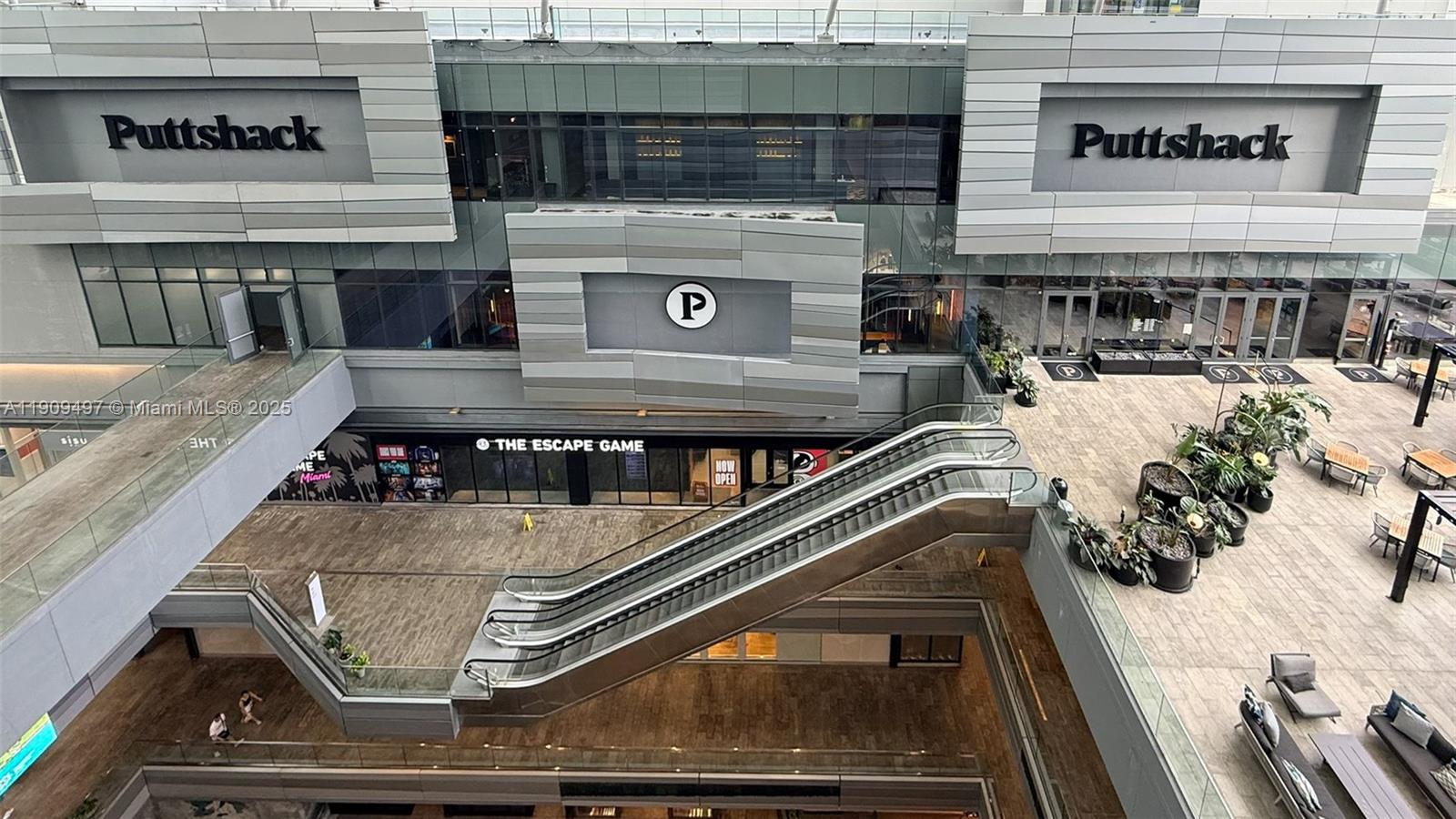 REACH CONDO - Residential