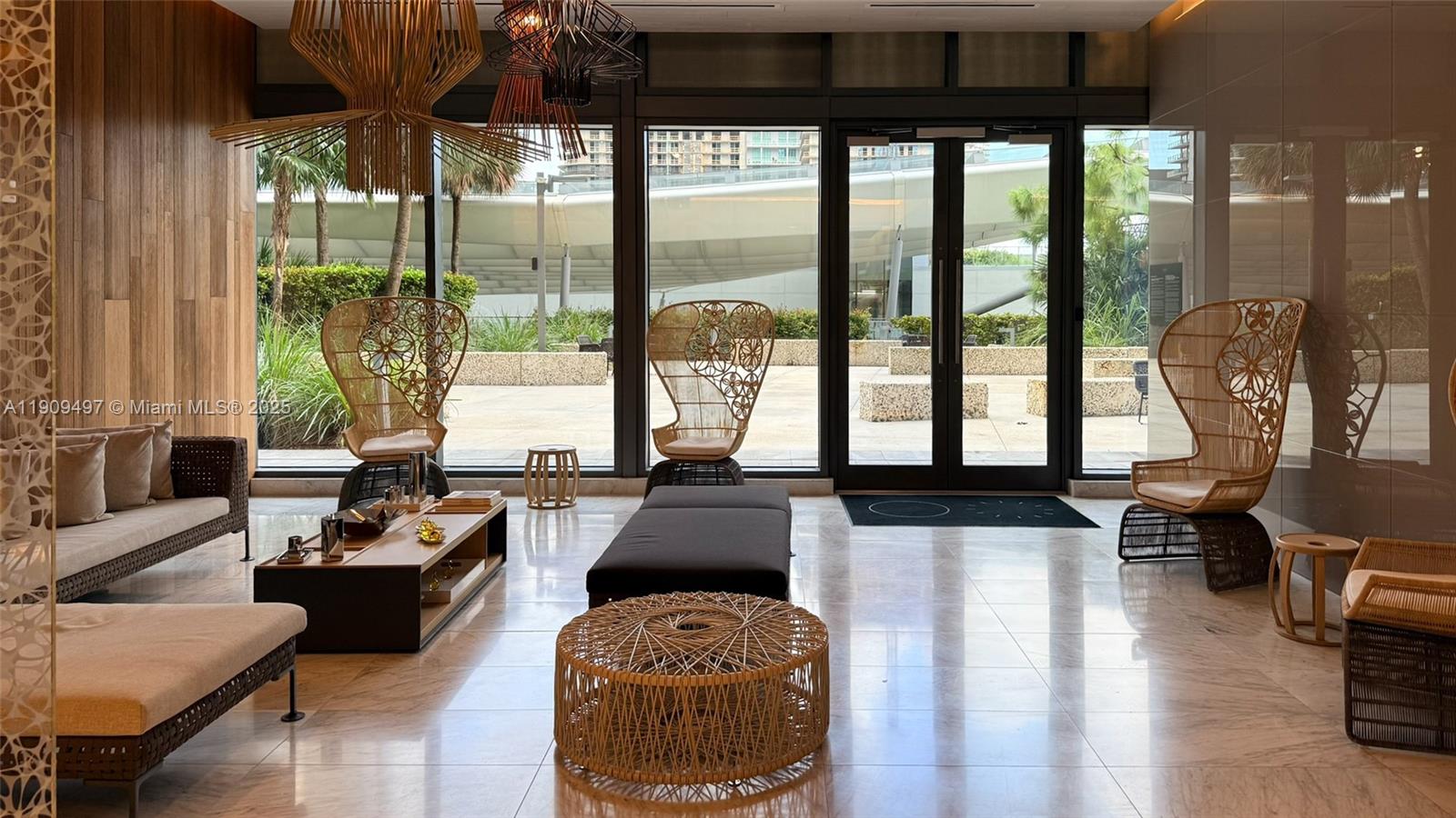 REACH CONDO - Residential