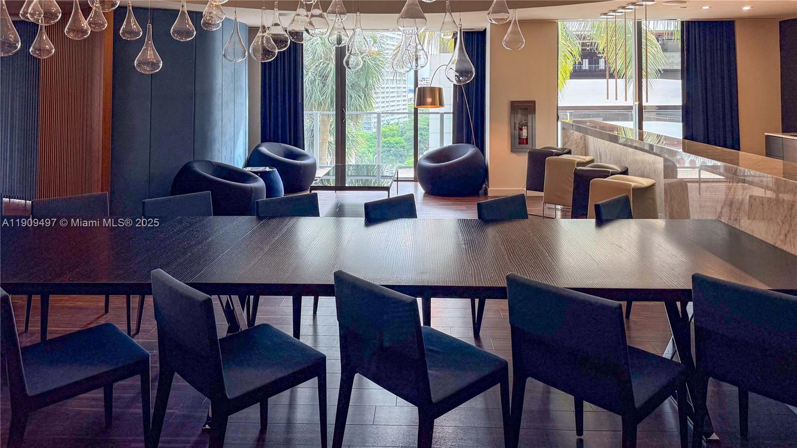 REACH CONDO - Residential