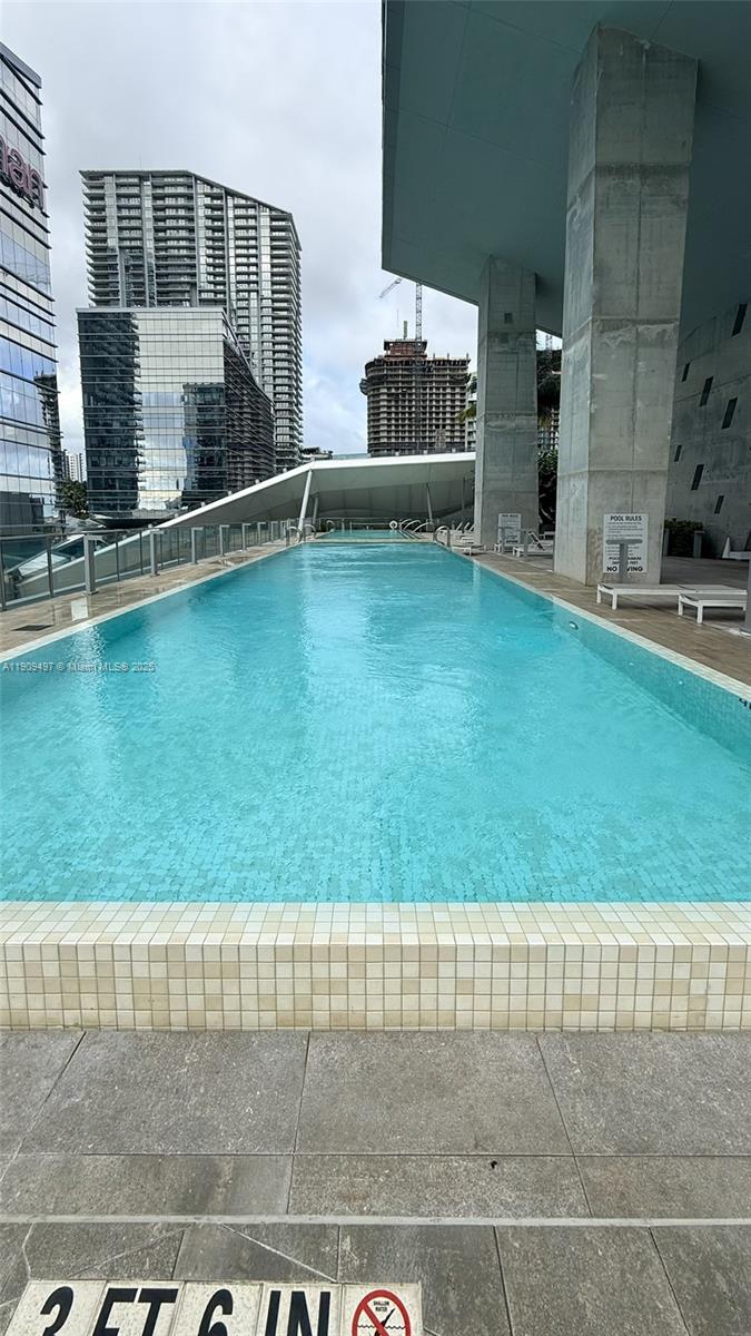 REACH CONDO - Residential