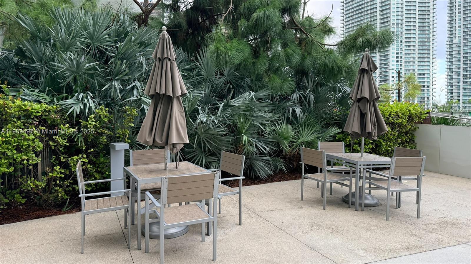 REACH CONDO - Residential