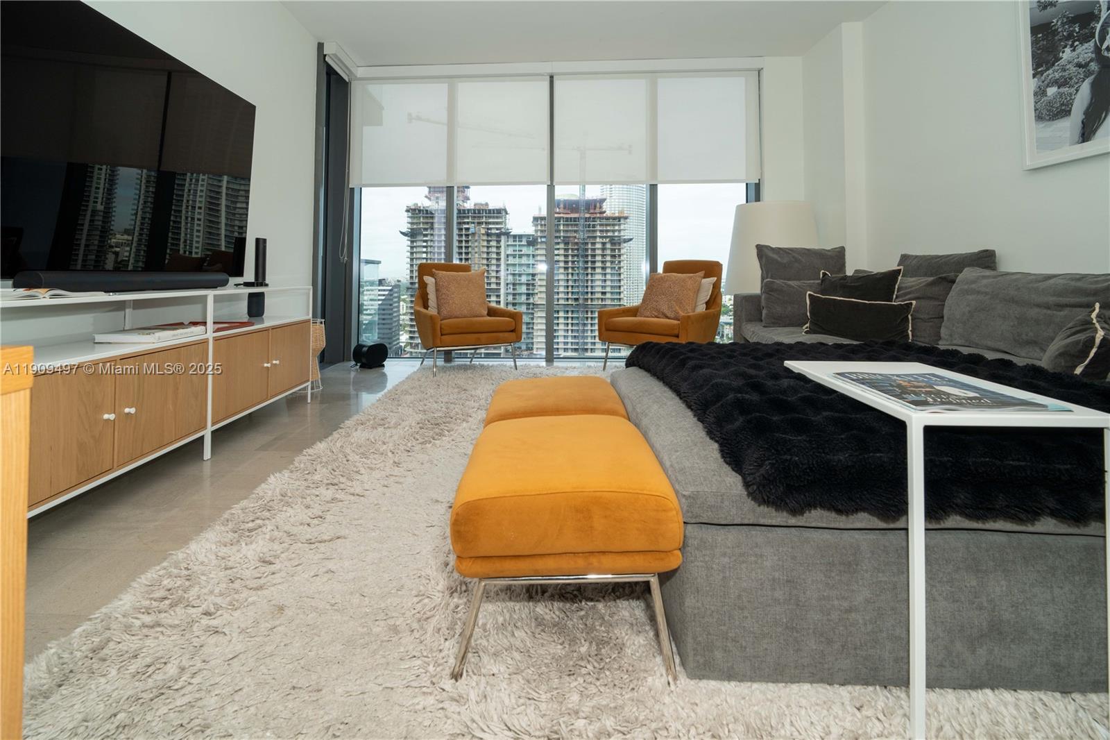 REACH CONDO - Residential