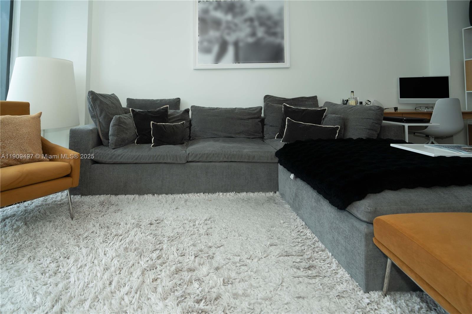 REACH CONDO - Residential