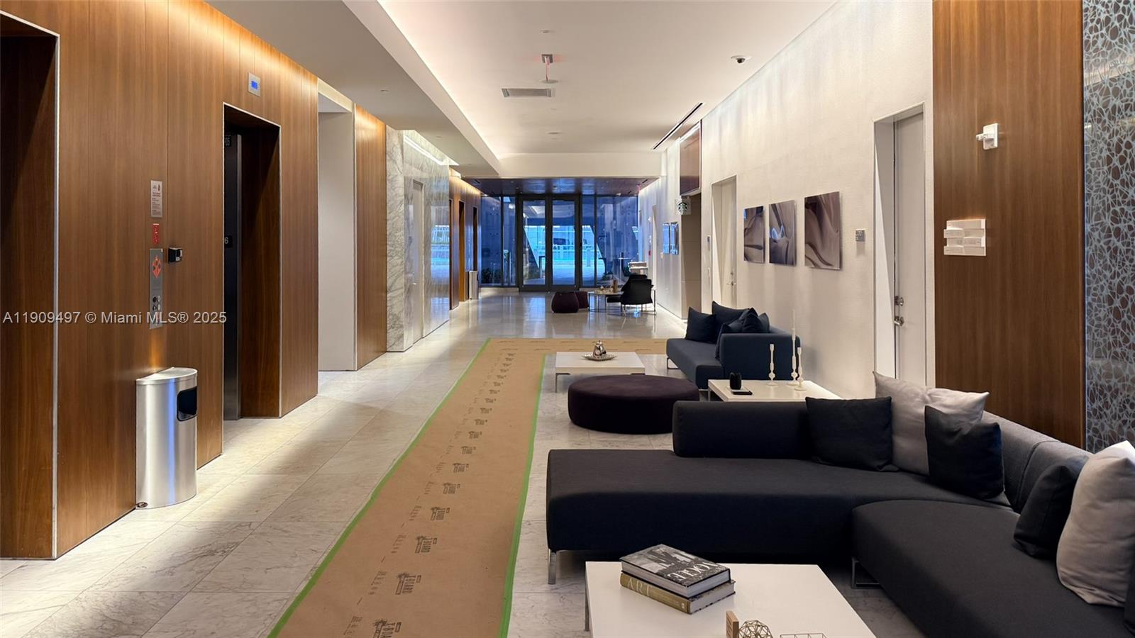 REACH CONDO - Residential