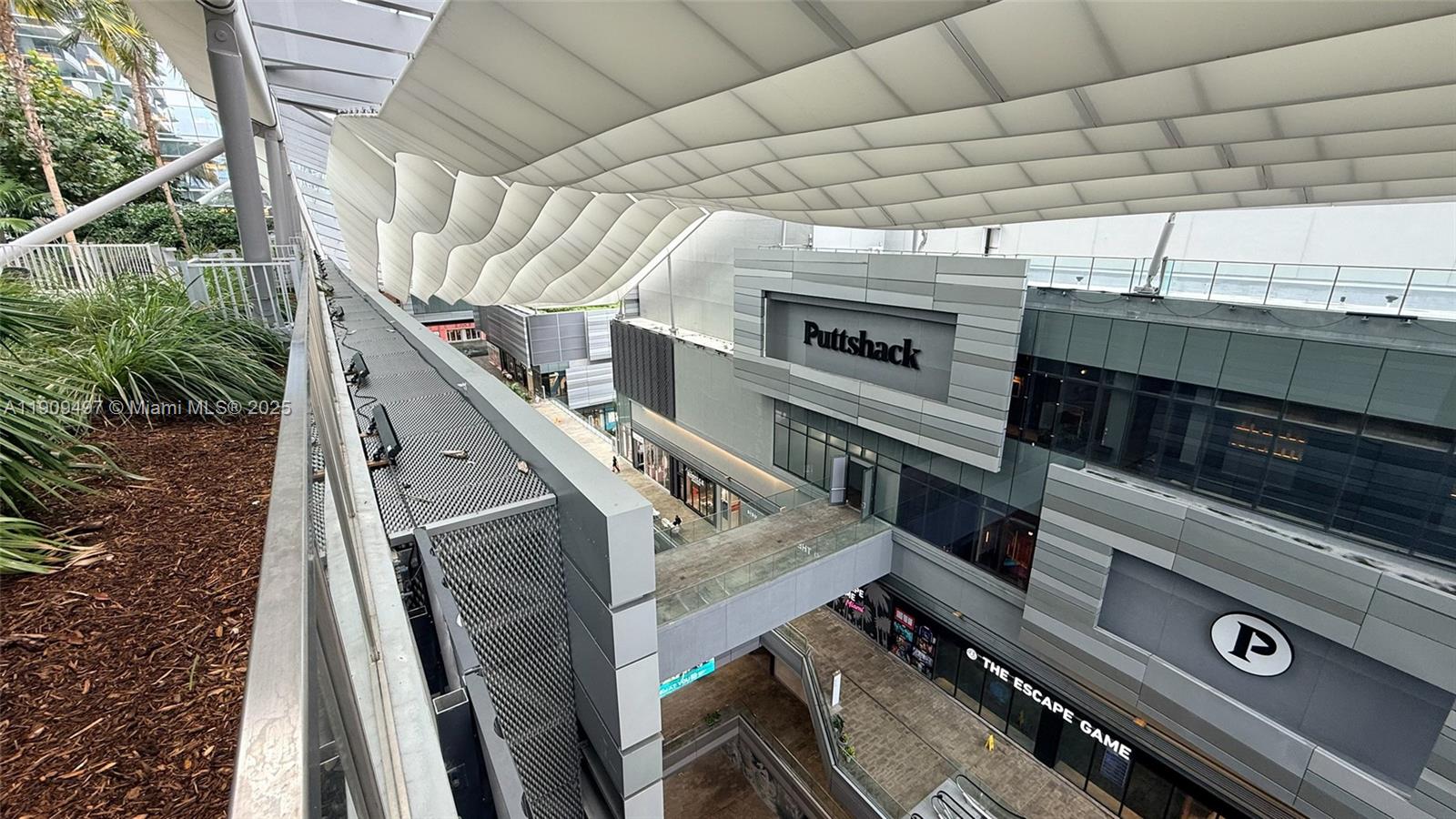 REACH CONDO - Residential