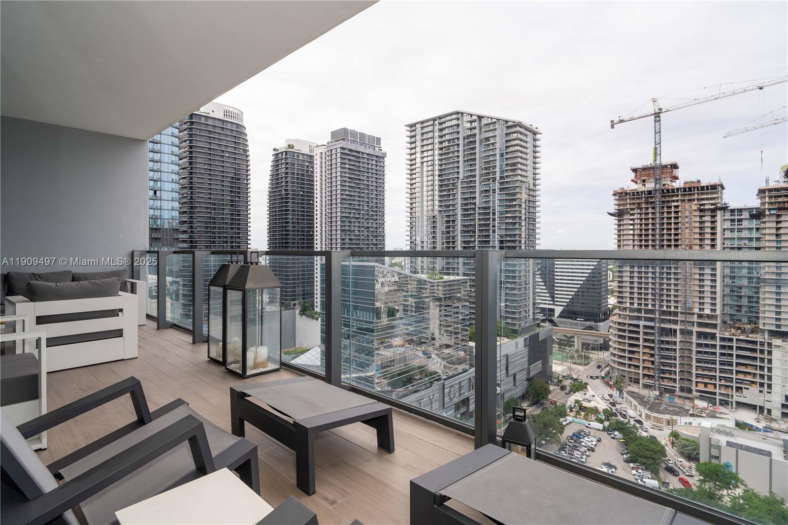 REACH CONDO - Residential