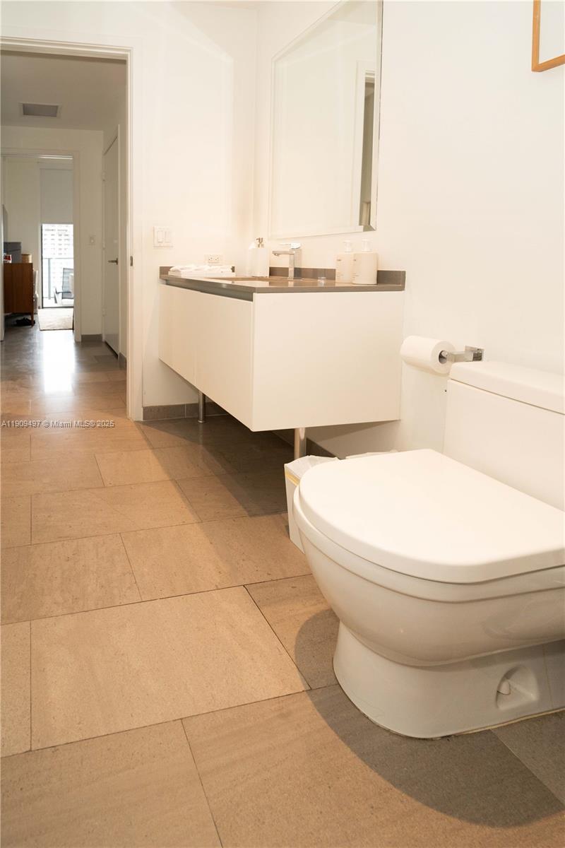 REACH CONDO - Residential