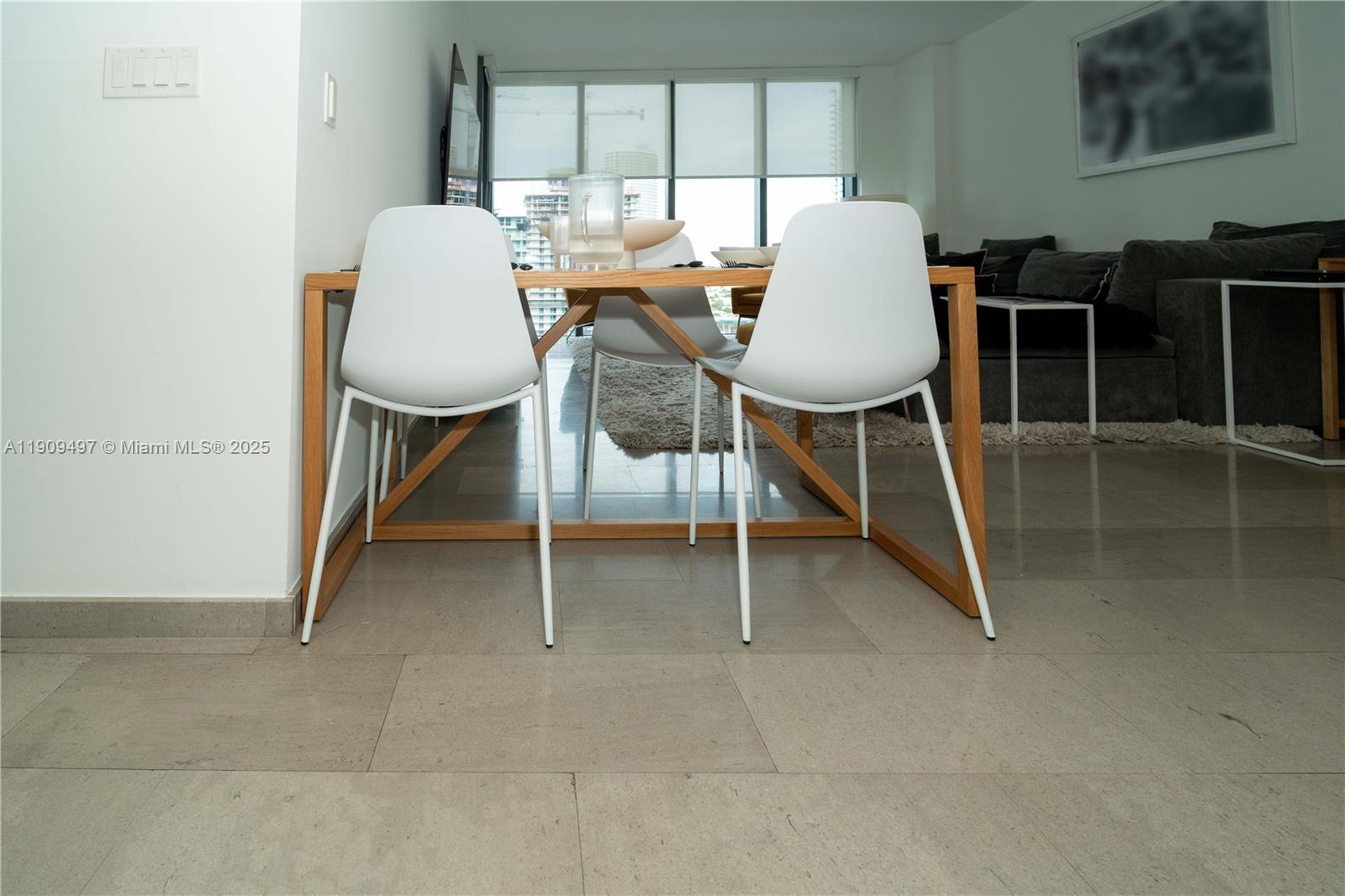 REACH CONDO - Residential