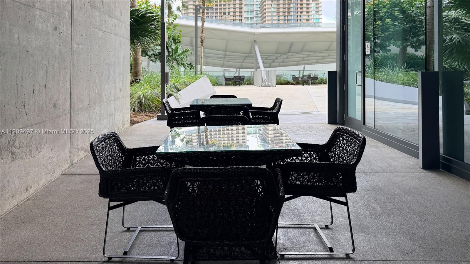 REACH CONDO - Residential