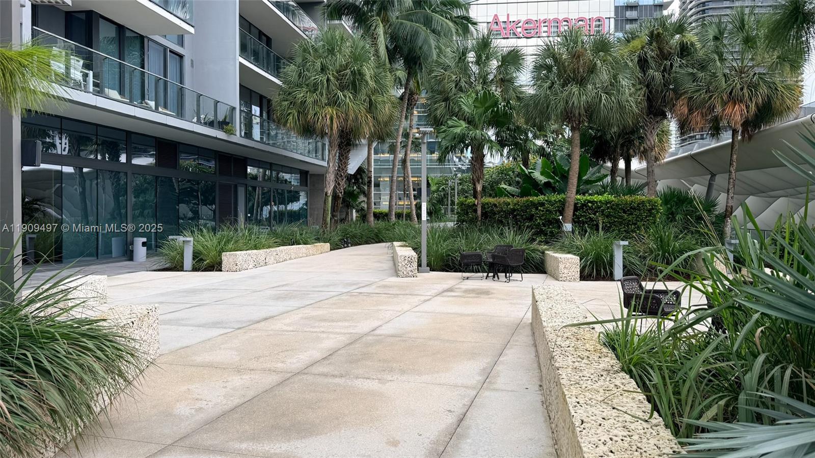 REACH CONDO - Residential