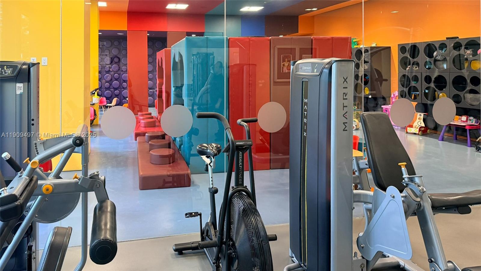 REACH CONDO - Residential