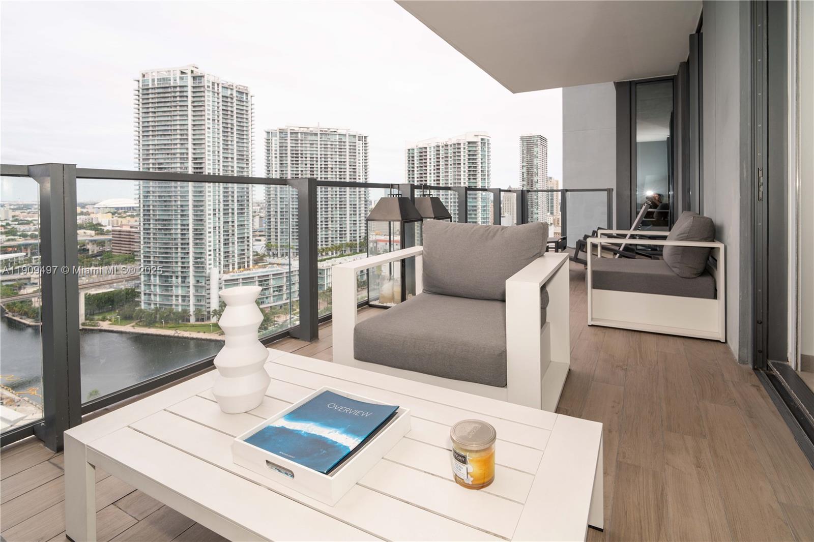 REACH CONDO - Residential