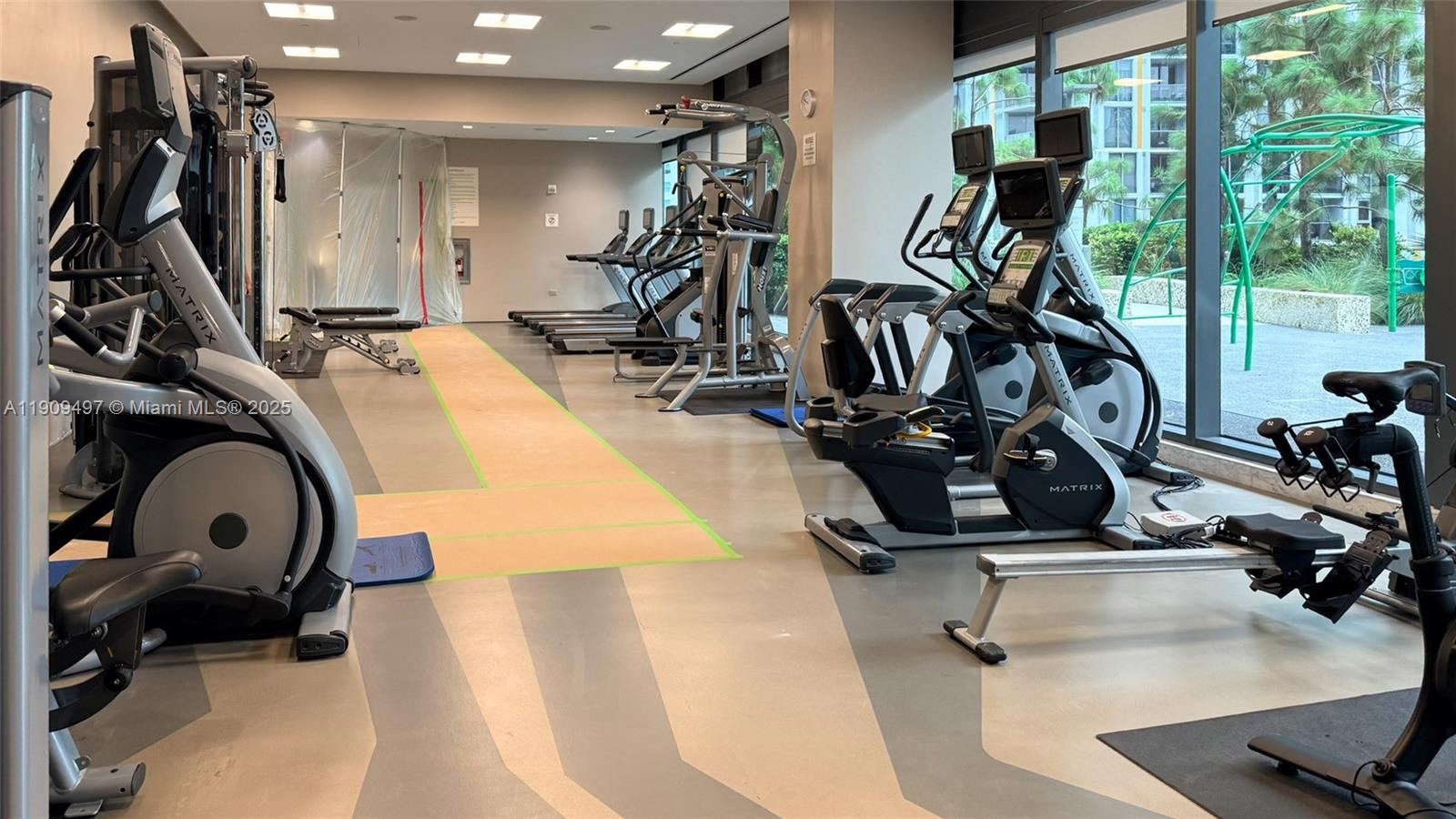 REACH CONDO - Residential