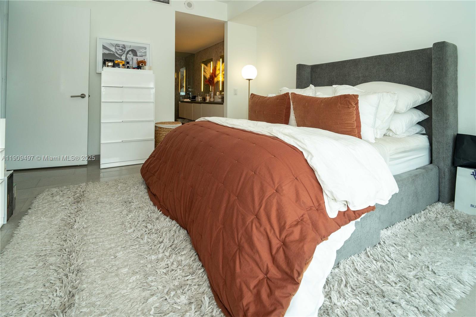 REACH CONDO - Residential