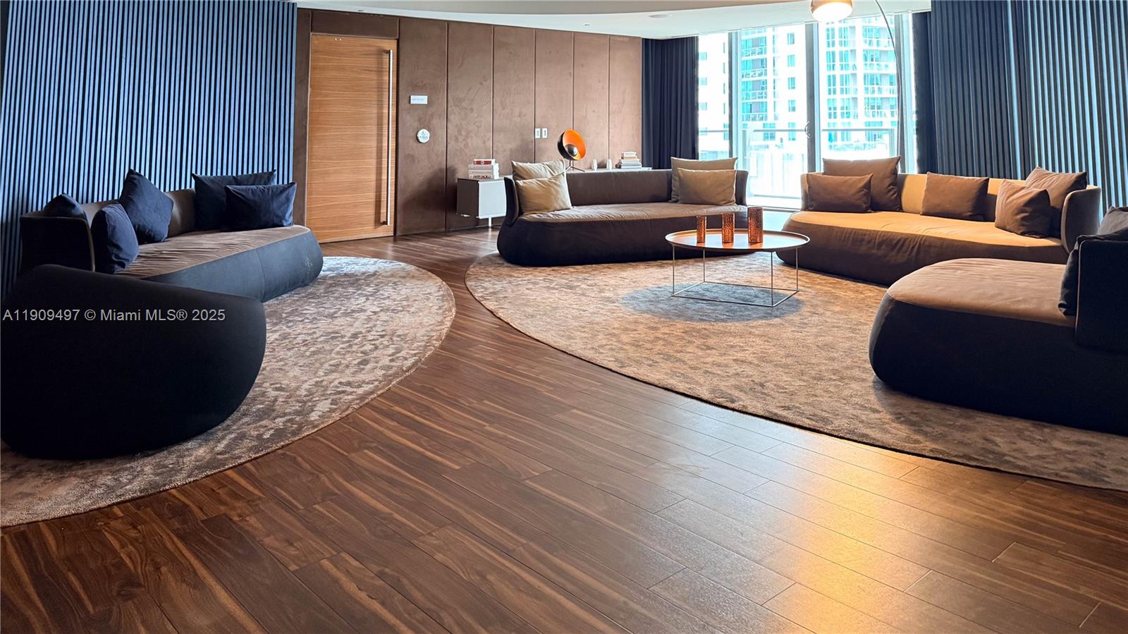 REACH CONDO - Residential