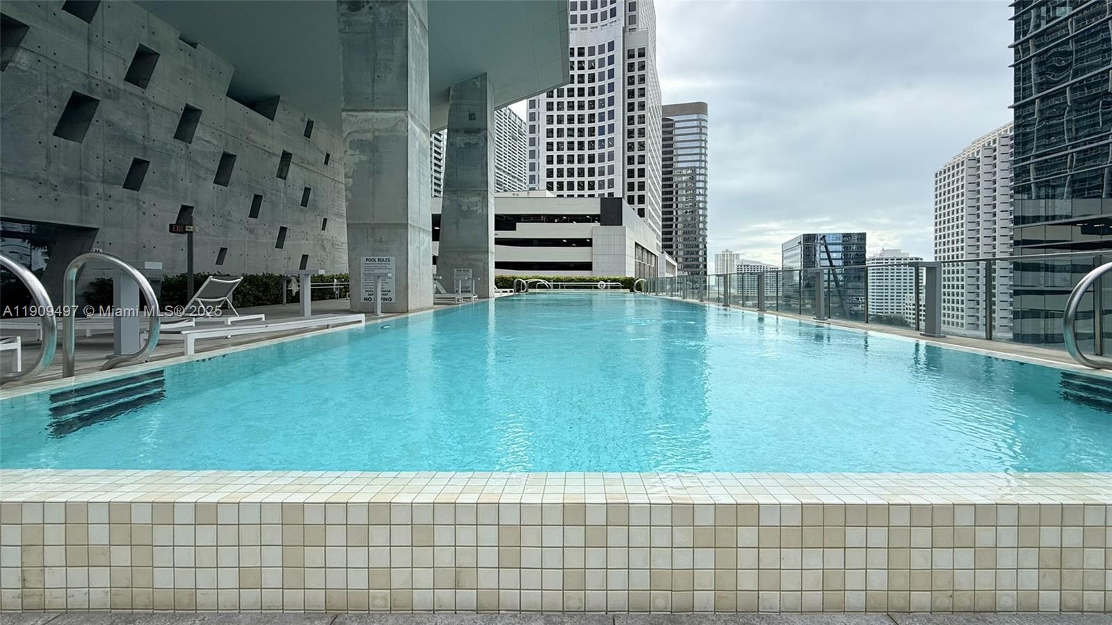 REACH CONDO - Residential