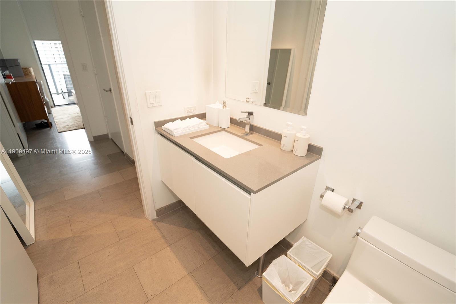 REACH CONDO - Residential