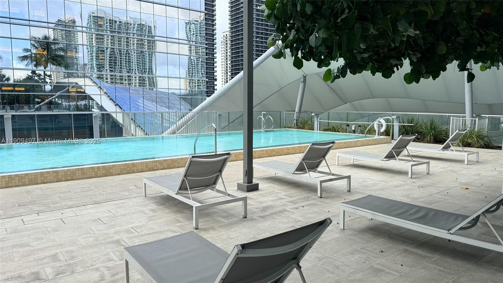 REACH CONDO - Residential