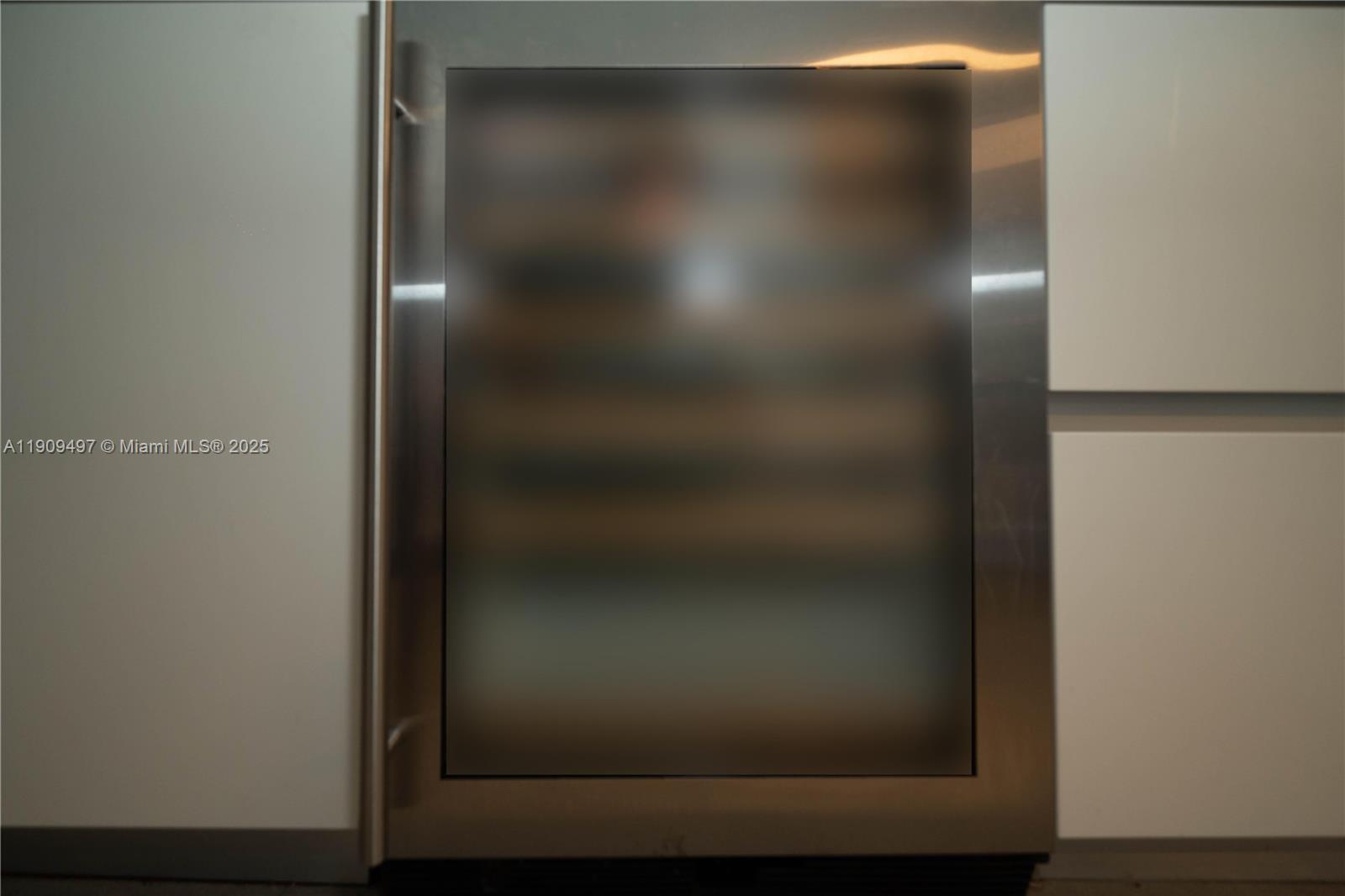 REACH CONDO - Residential