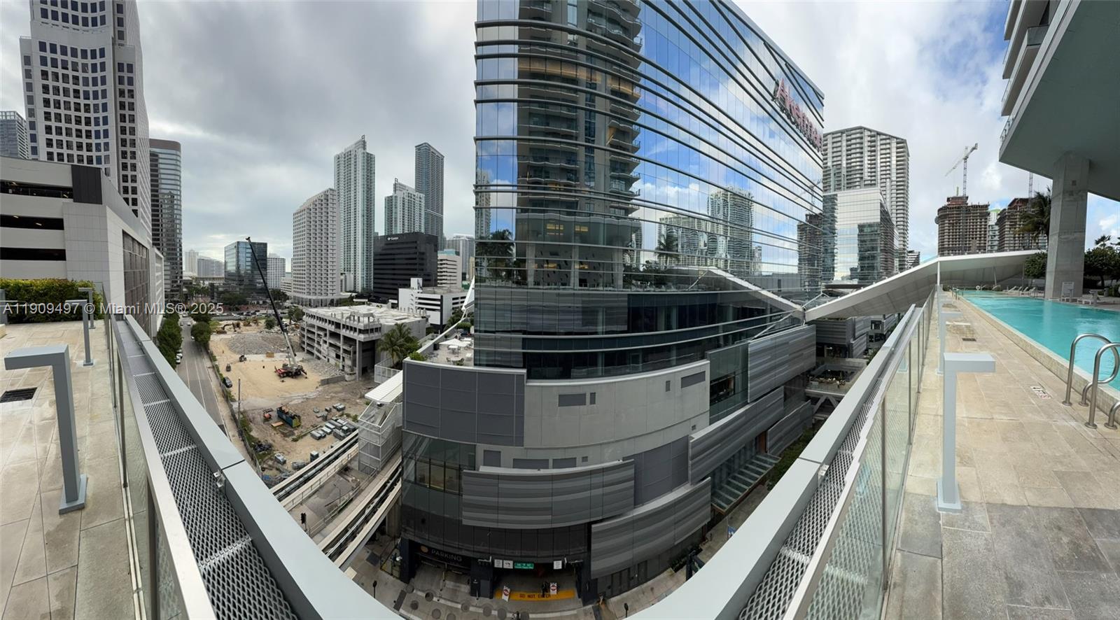 REACH CONDO - Residential