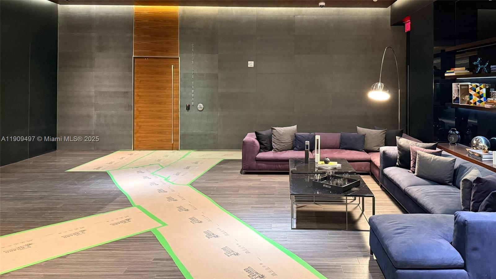 REACH CONDO - Residential