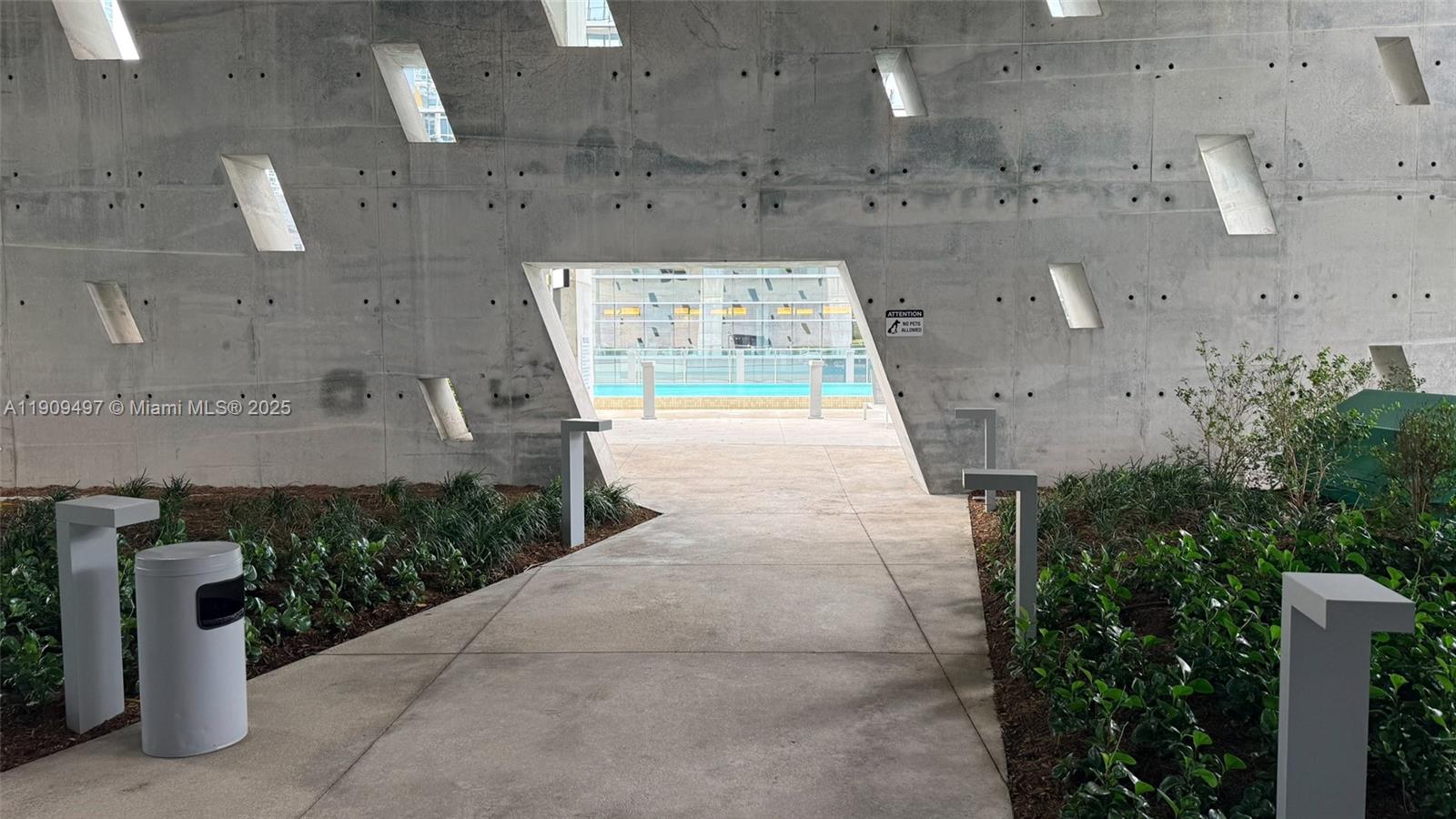 REACH CONDO - Residential