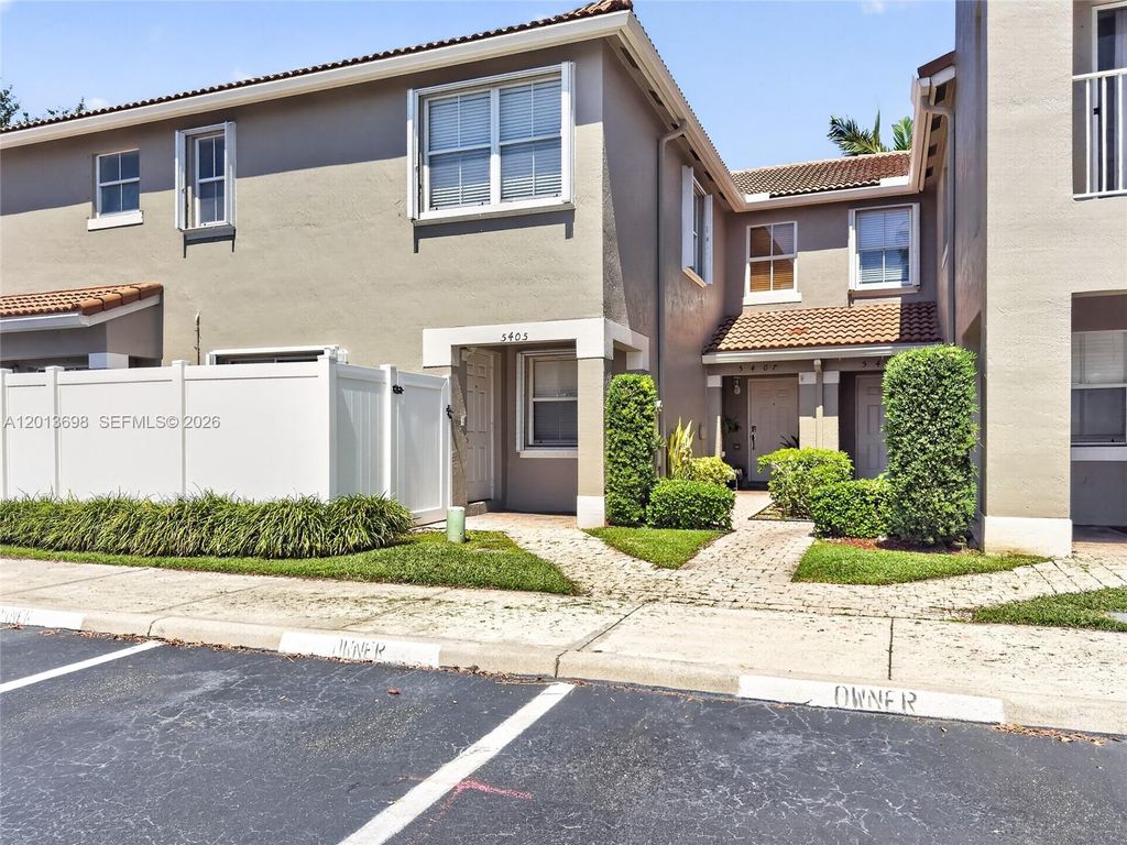 Photo of 5405 SW 125th Ter #5405, Miramar, FL 33027 (MLS # A12013698)