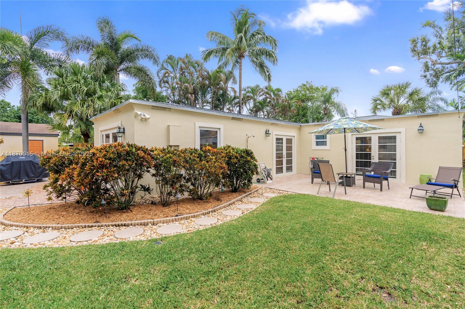 PINE TREE PARK - Residential