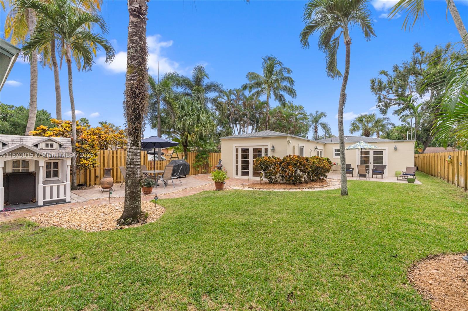 PINE TREE PARK - Residential