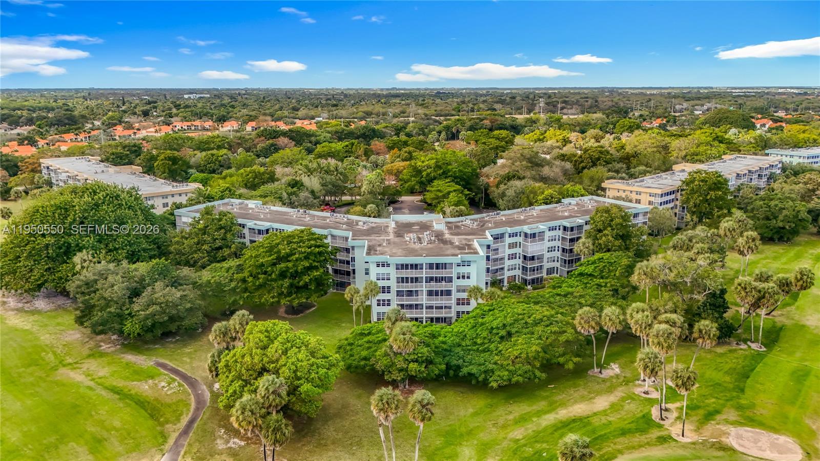 NO 124 PALM-AIRE COUNTRY - Residential