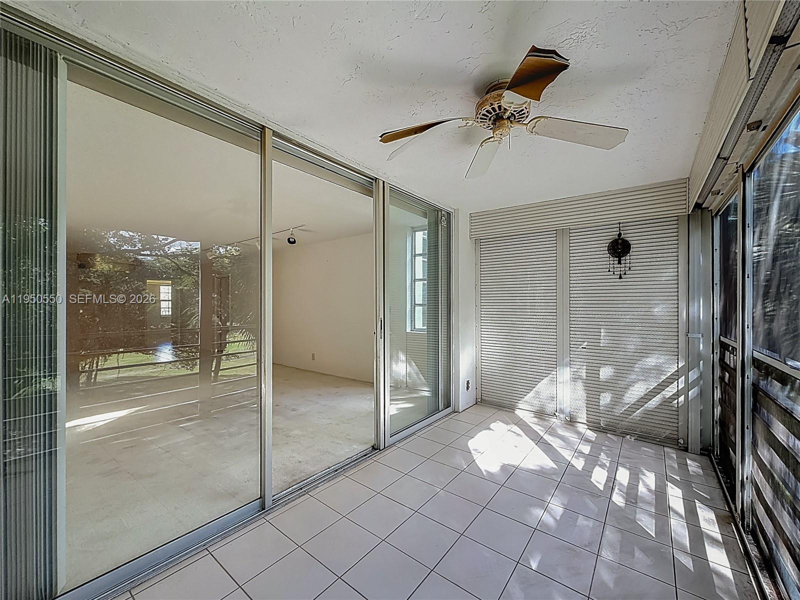 NO 124 PALM-AIRE COUNTRY - Residential