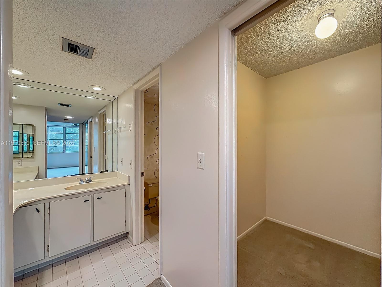 NO 124 PALM-AIRE COUNTRY - Residential