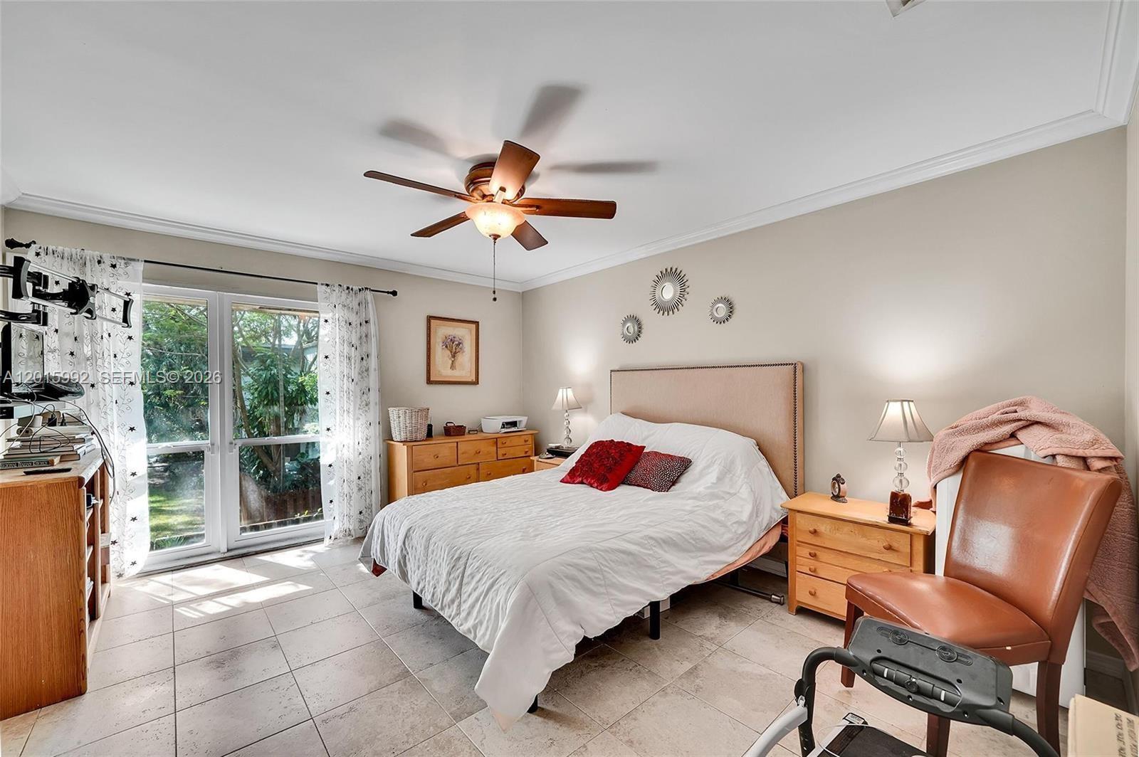 HOLLYWOOD GARDENS CONDOMI - Residential Lease