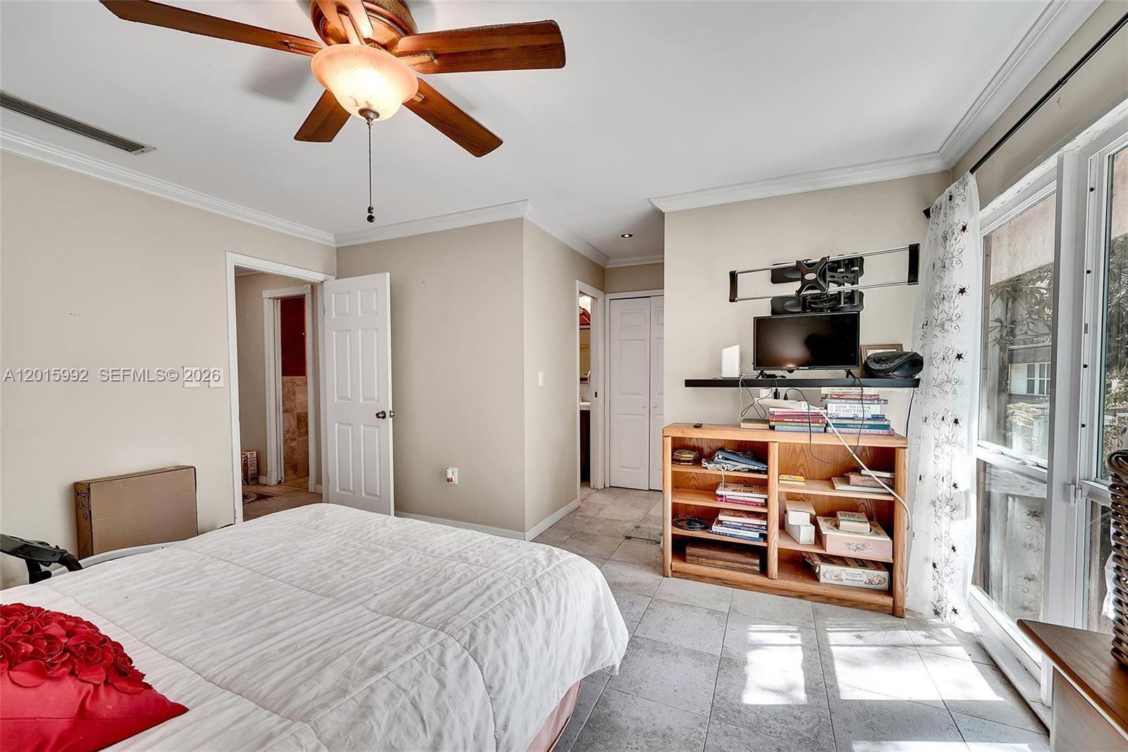 HOLLYWOOD GARDENS CONDOMI - Residential Lease