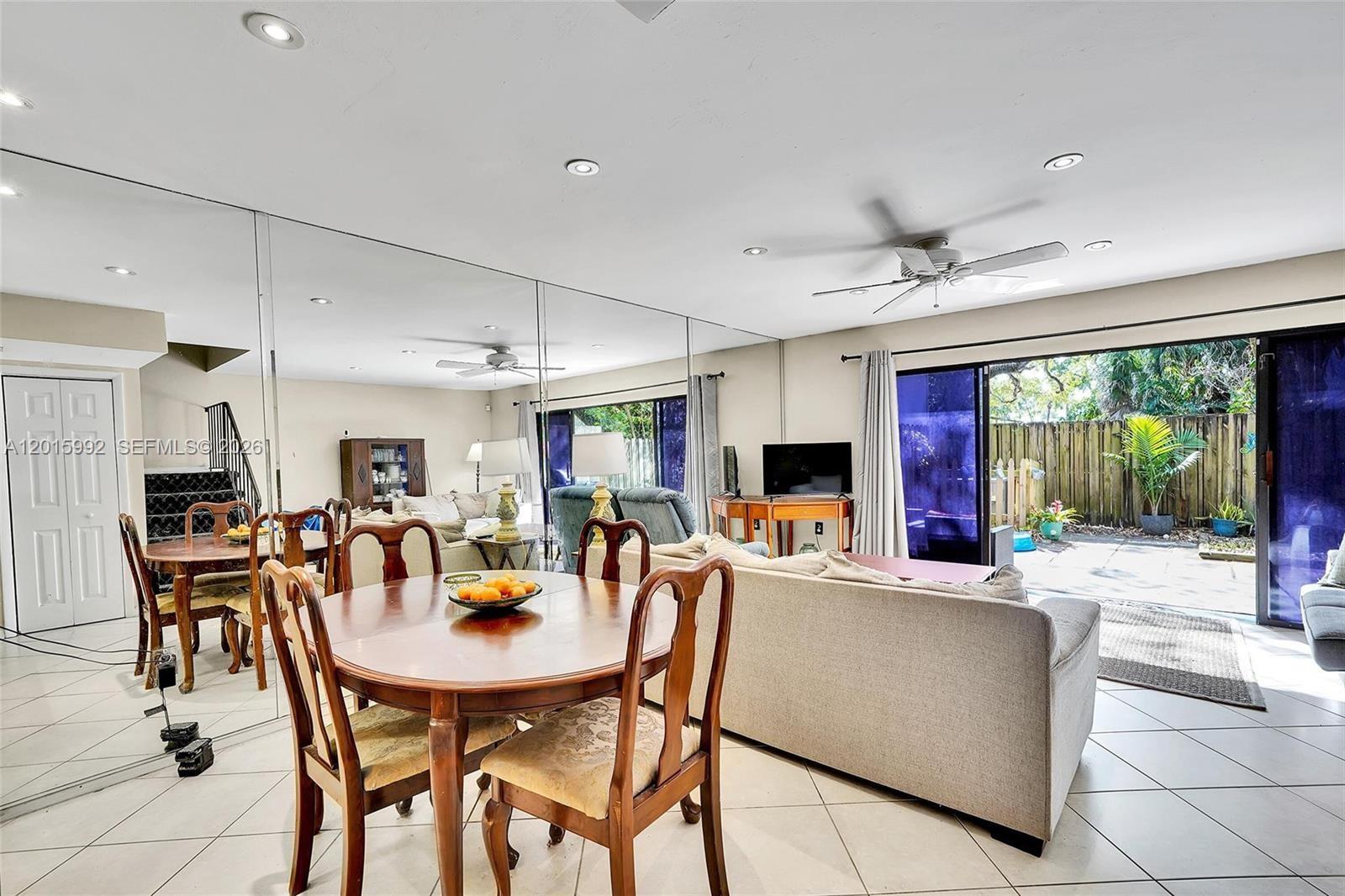 HOLLYWOOD GARDENS CONDOMI - Residential Lease