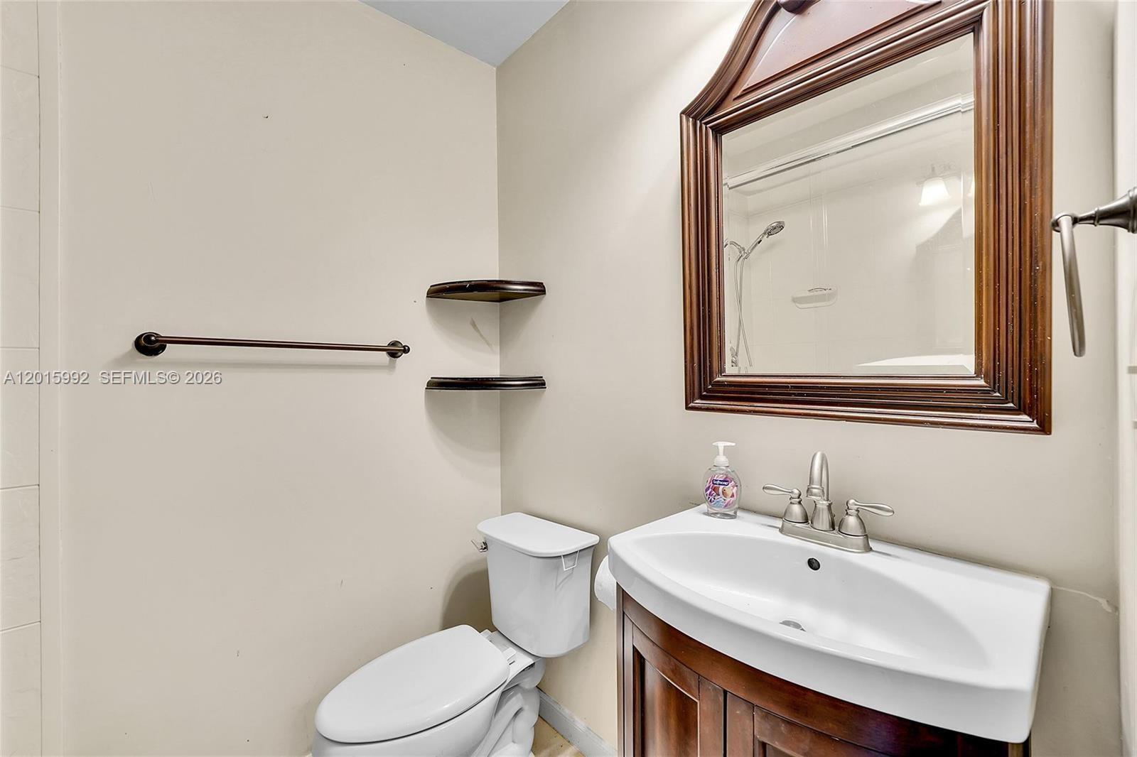 HOLLYWOOD GARDENS CONDOMI - Residential Lease