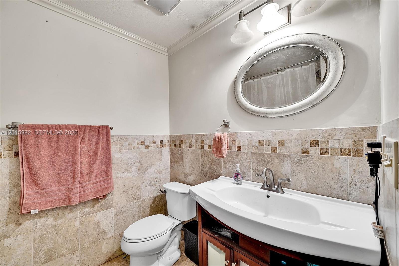HOLLYWOOD GARDENS CONDOMI - Residential Lease
