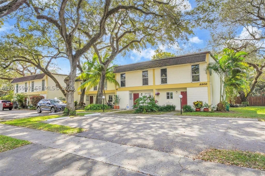 Photo of 3300 Atlanta St #15F, Hollywood, FL 33021 (MLS # A12015992)