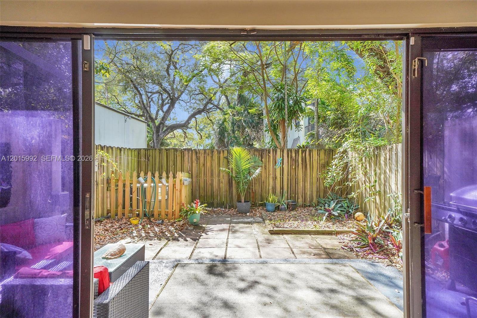 HOLLYWOOD GARDENS CONDOMI - Residential Lease