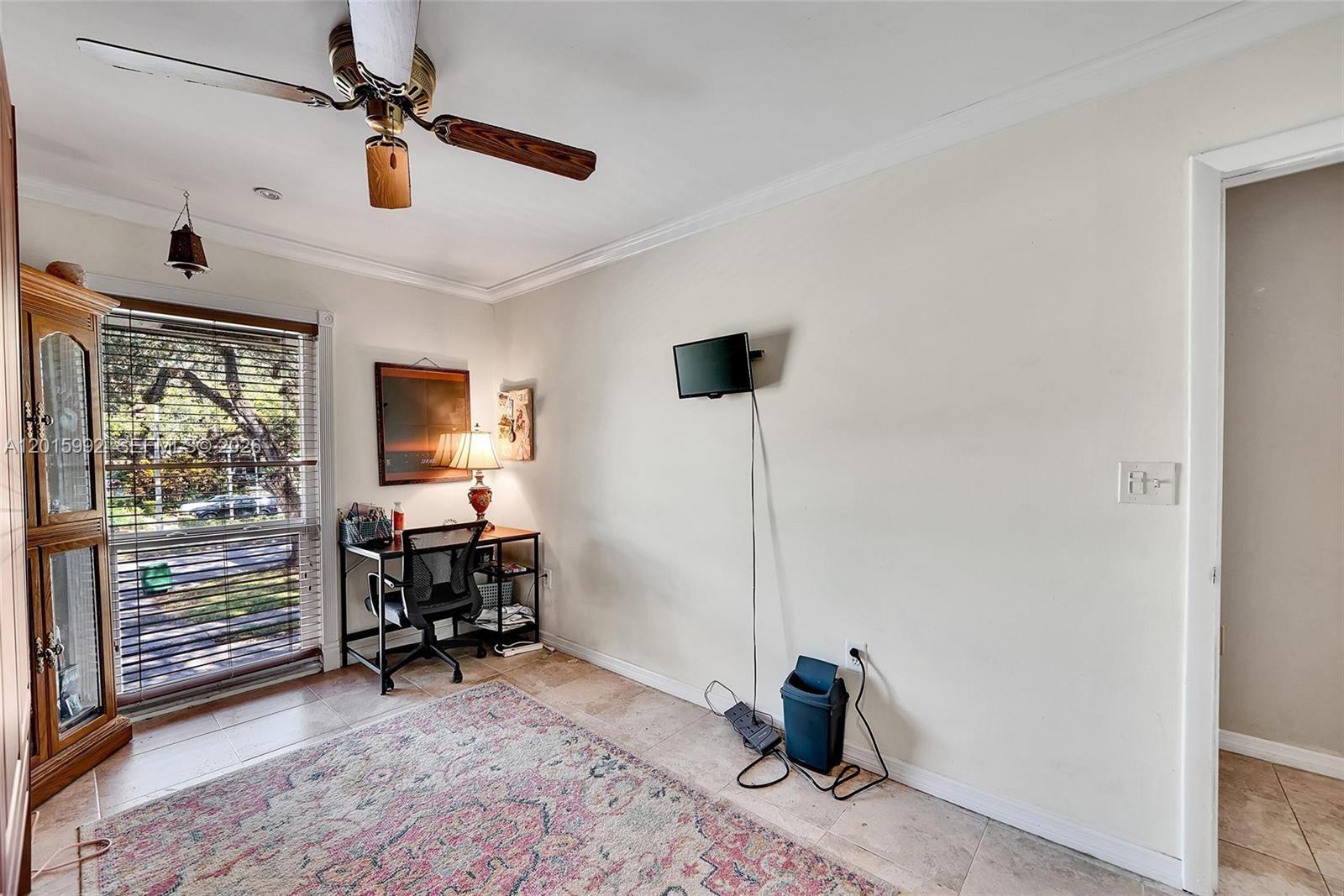 HOLLYWOOD GARDENS CONDOMI - Residential Lease